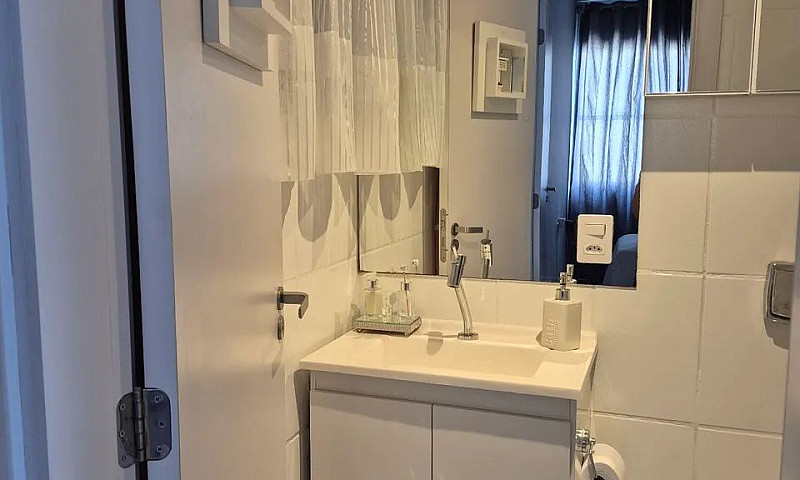 Alugo Quarto Feminin...