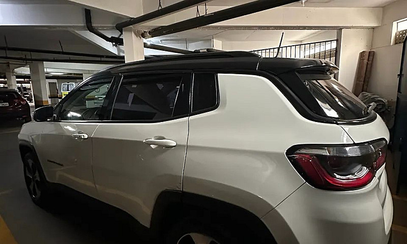 Jeep Compass Sport 2...
