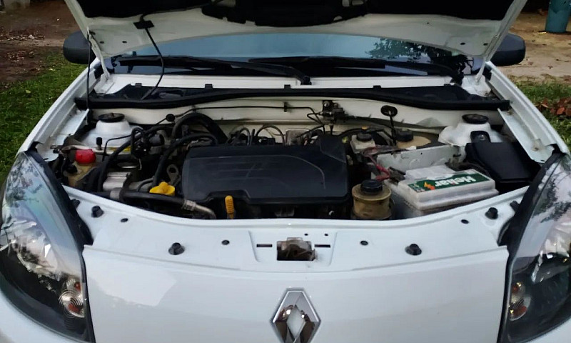 Renault Sandero Auth...