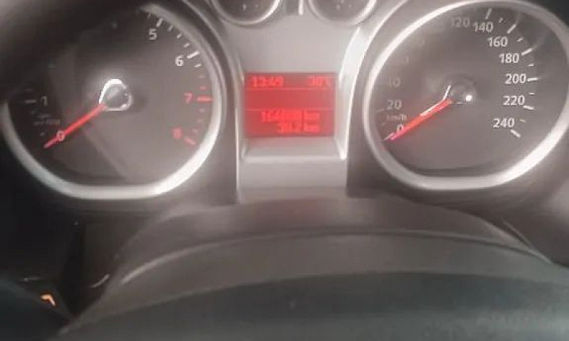 Ford Focus Sedan 2.0...