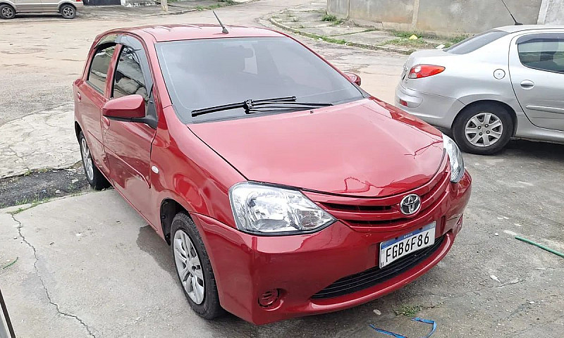 Toyota Etios X 1.3 F...