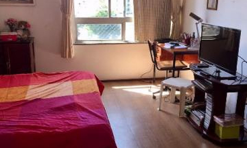 Apartamento, Na Alde...