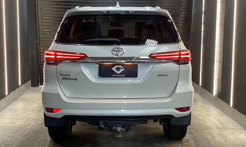 Toyota Hilux Sw4 Srx...