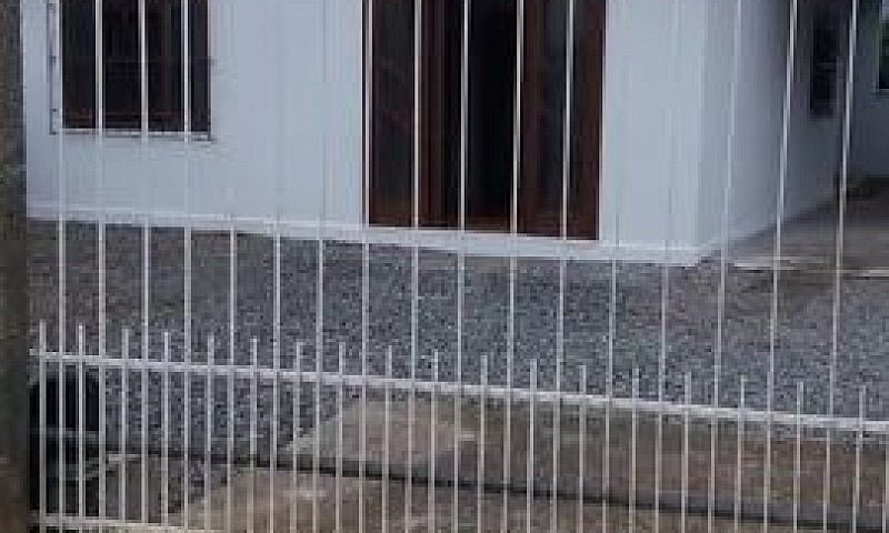 Alugo Casa No Boehme...