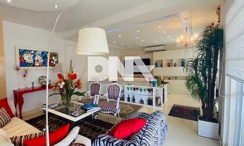 Apartamento-À Venda-...