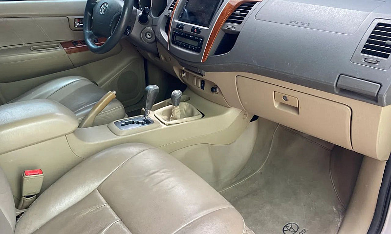 Toyota Hilux Sw4 Srv...