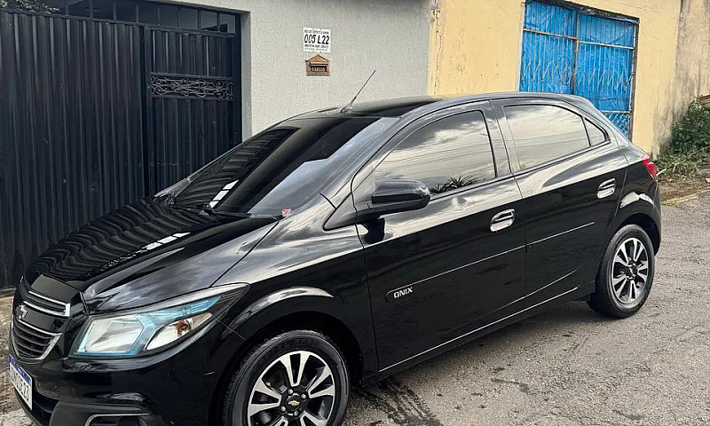 Chevrolet Onix Hatch...