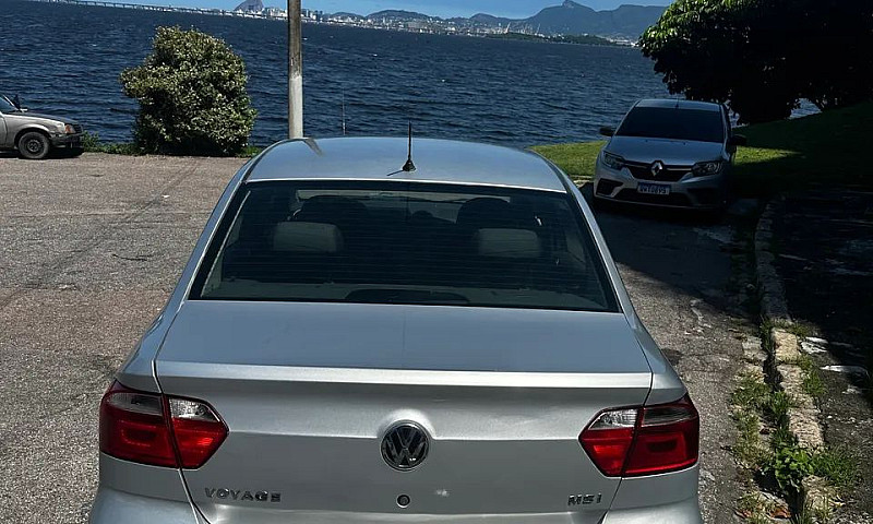 Volkswagen Voyage Tr...