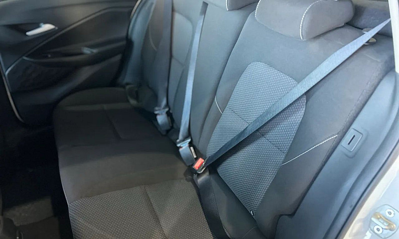 Chevrolet Onix Hatch...