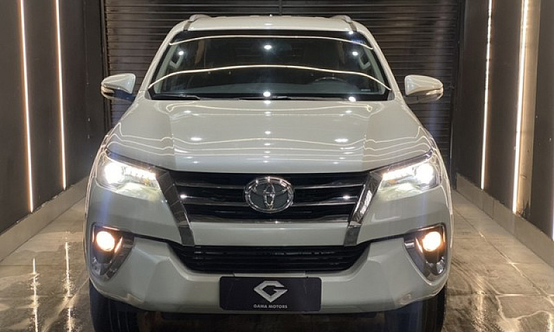 Toyota Hilux Sw4 Srx...