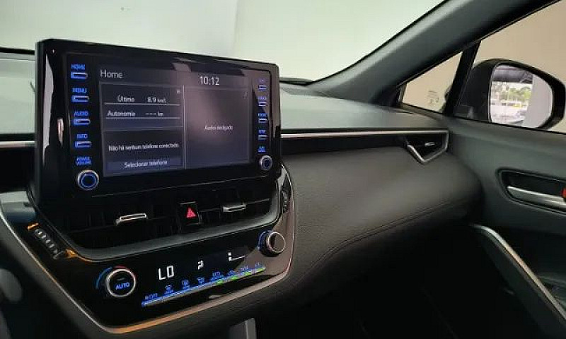 Toyota Corolla Cross...