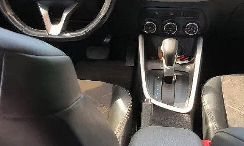 Chevrolet Onix Hatch...