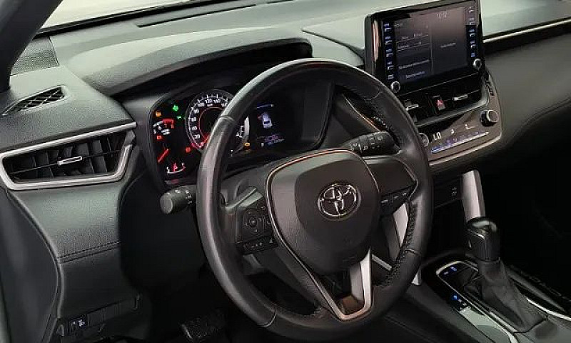 Toyota Corolla Cross...