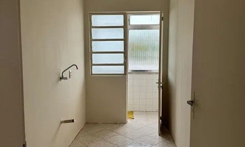 Apartamento De Um Qu...