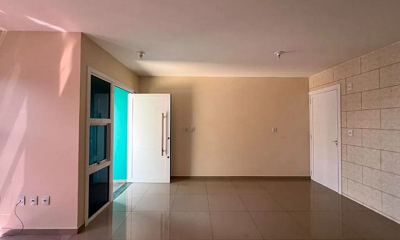 Casa Com 2 Dormitóri...