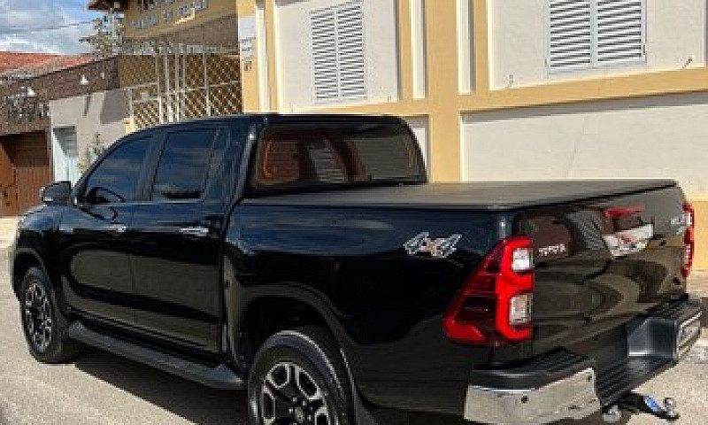 Hilux Srx 2022/22  9...