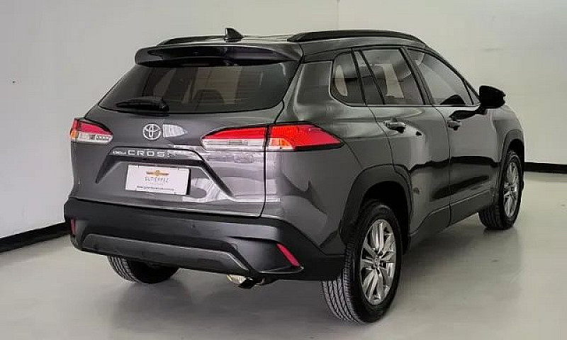 Toyota Corolla Cross...