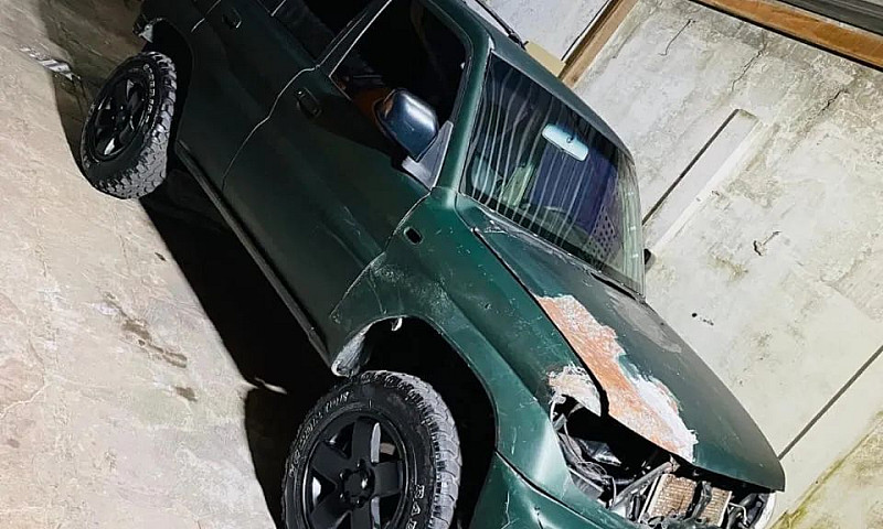 Mitsubishi Pajero Tr...