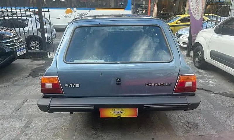 Caravan Comodoro 4.1...