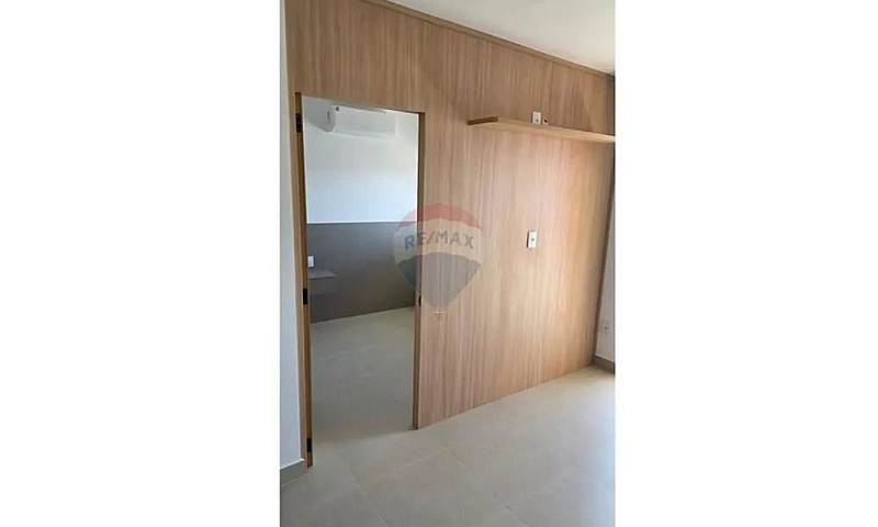 Studio Moderno Com M...