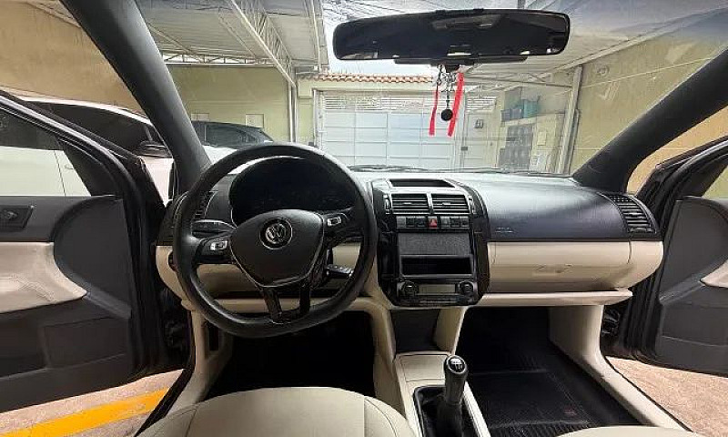 Volkswagen Polo Sed....