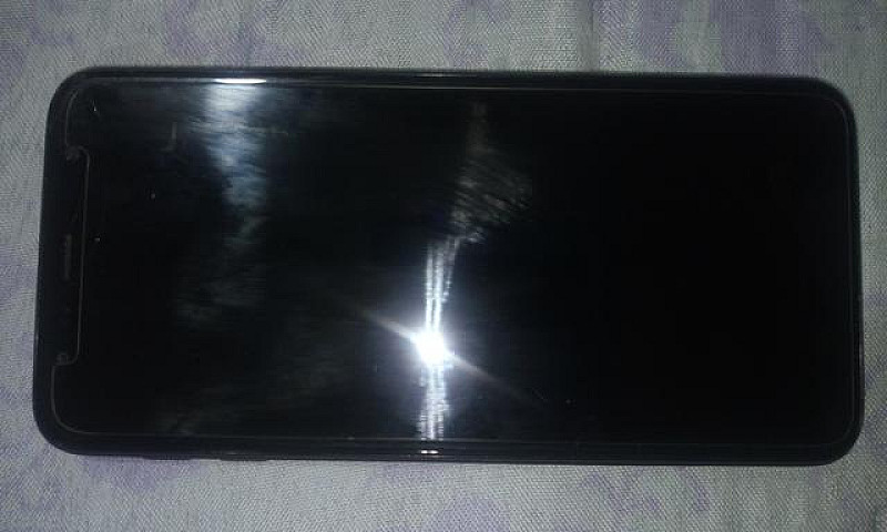 Vendo Celular J6+...