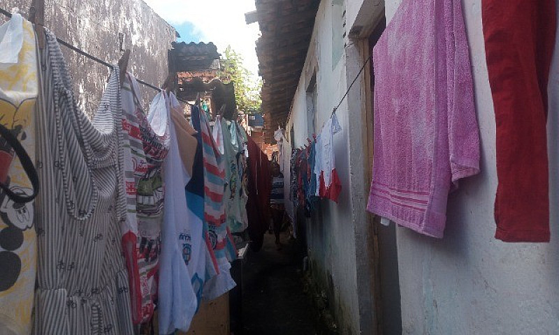Vende-Se Uma Vila Co...