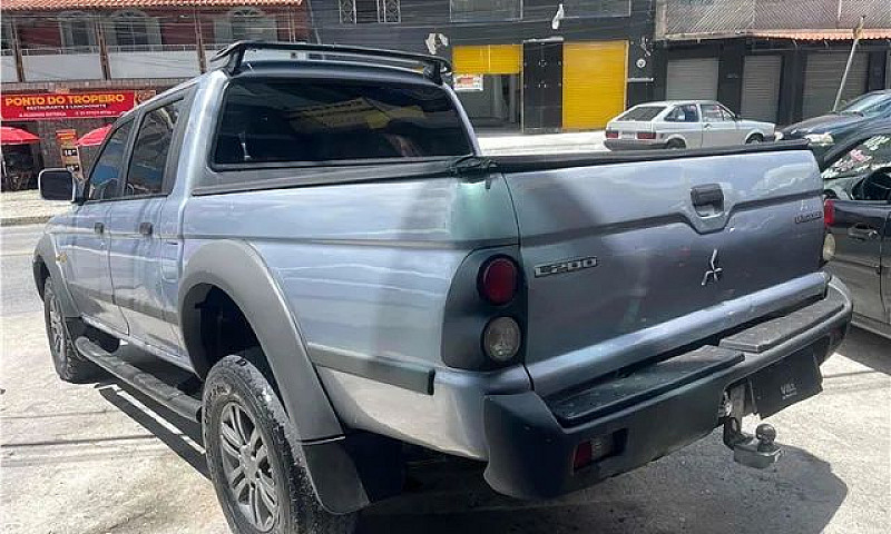 Mitsubishi L200 Outd...