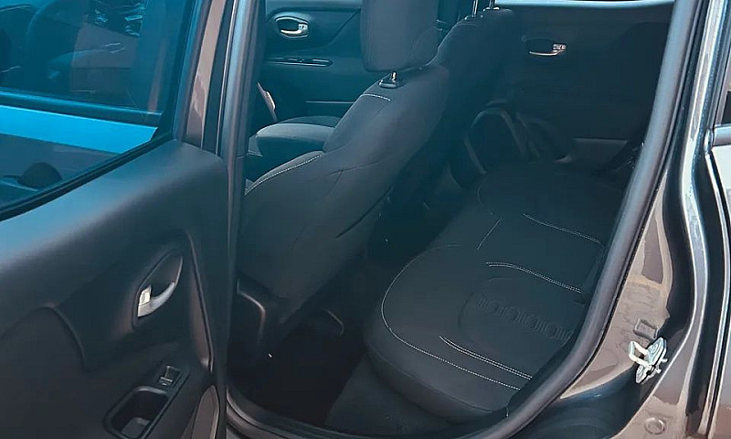 Jeep Renegade T270 1...