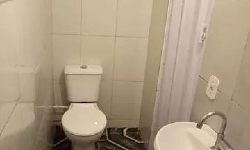 Alugo Uma Casa No Km...