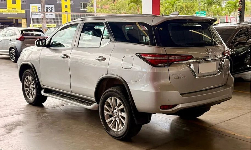 Toyota Hilux Sw4 Srx...