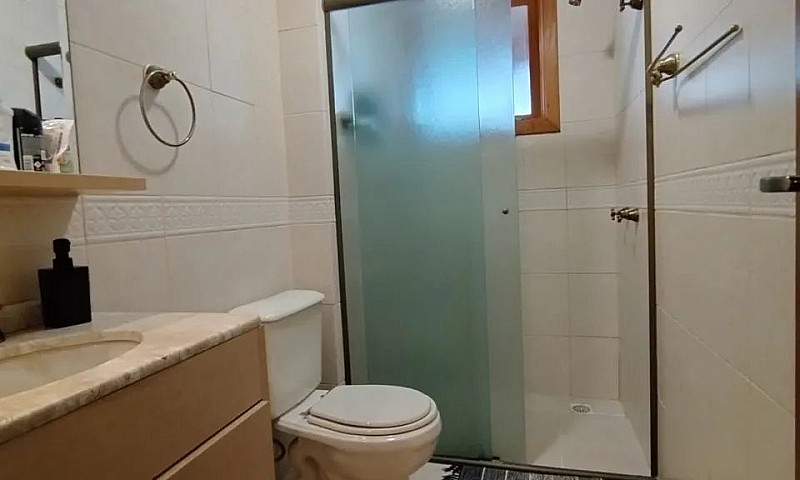 Linda Residência Com...