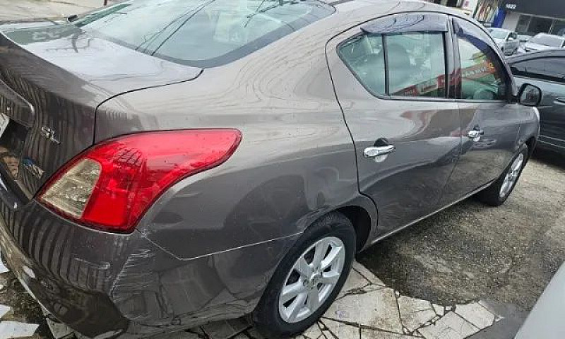 Nissan Versa Sl 1.6 ...