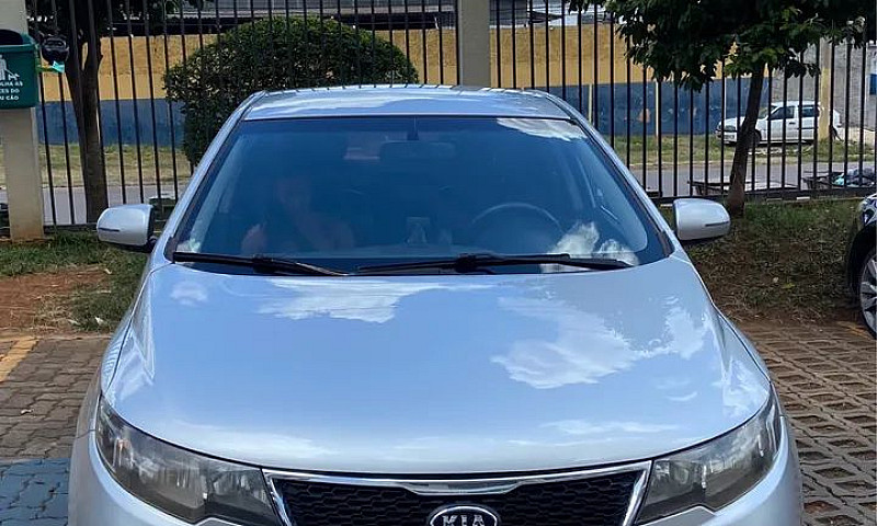 Kia Motors Cerato 1....