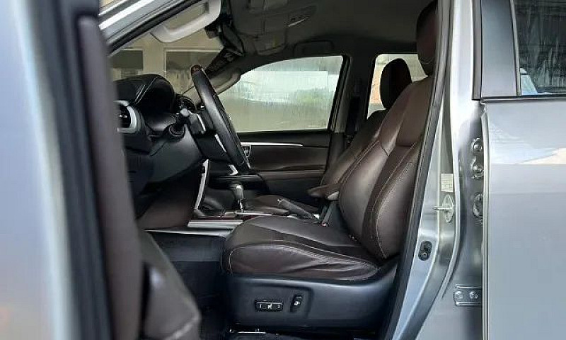 Toyota Hilux Sw4 Srv...