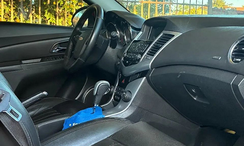 Chevrolet Cruze Hb S...