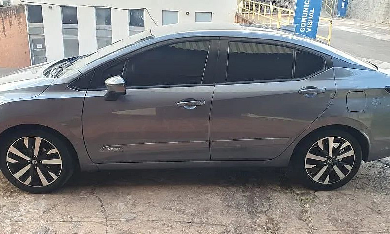 Nissan Versa Exclusi...