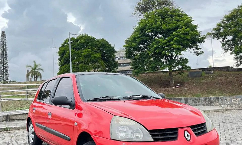 Renault Clio Authent...