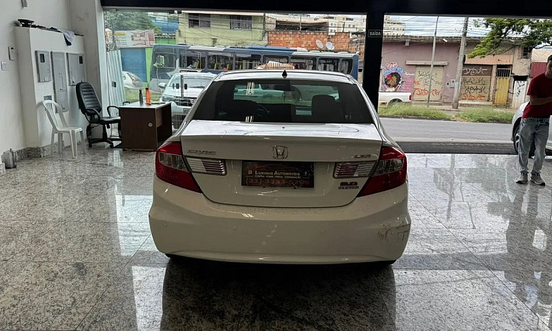 Honda Civic 2.0 Pouq...