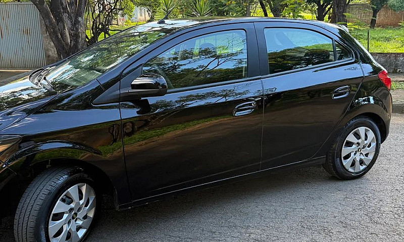 Chevrolet Onix Hatch...