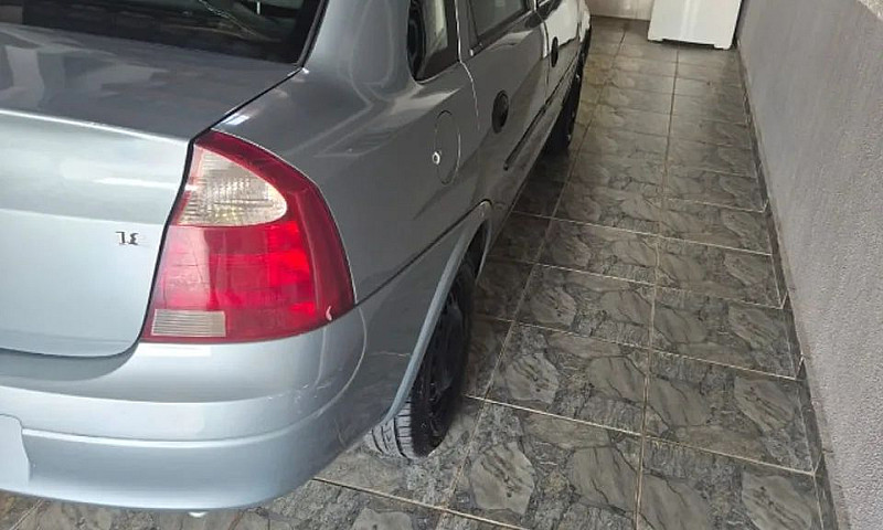 Chevrolet Corsa Seda...