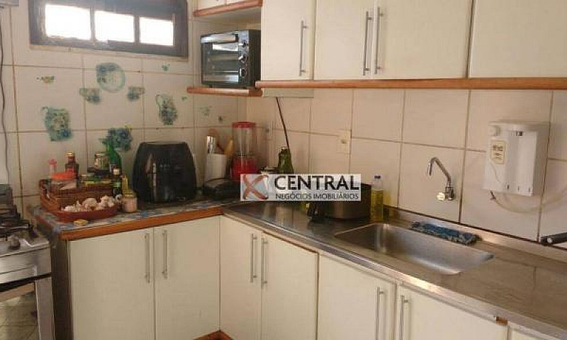 Casa Com 3 Dormitóri...