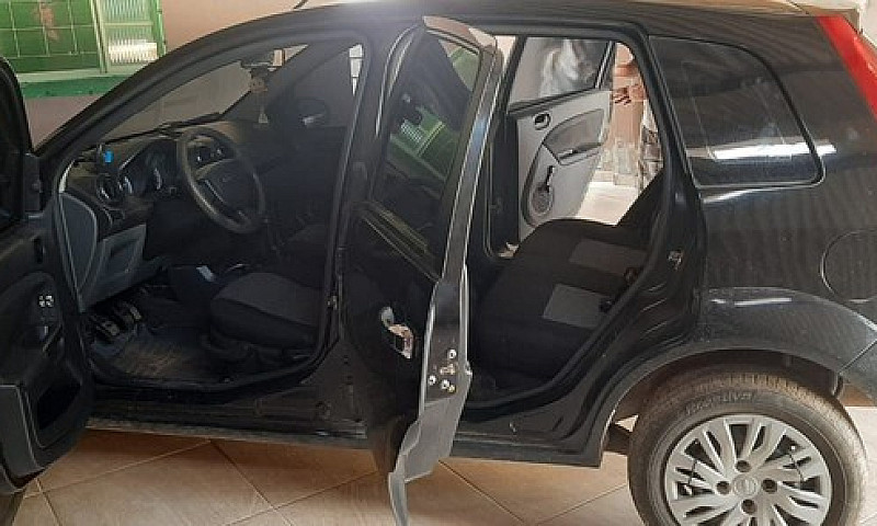 Fiesta 1.6 Hatch Com...