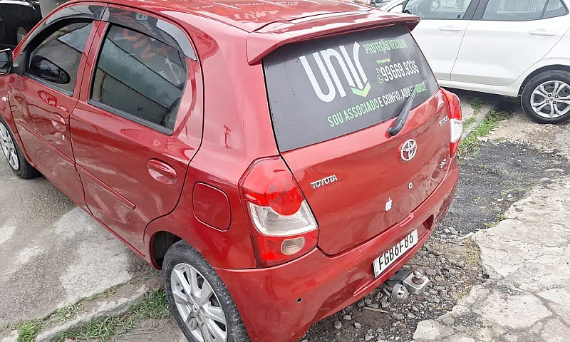 Toyota Etios X 1.3 F...
