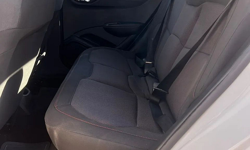 Chevrolet Onix Hatch...