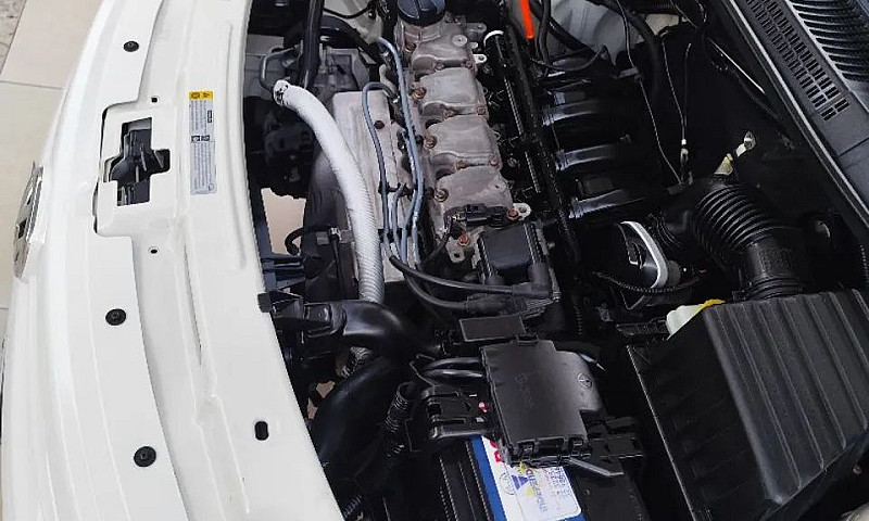 Volkswagen Saveiro 1...