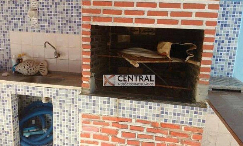 Casa Com 3 Dormitóri...