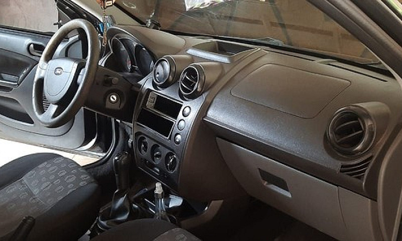 Fiesta 1.6 Hatch Com...
