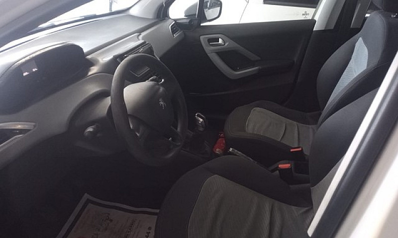 Peugeot 208 2014...