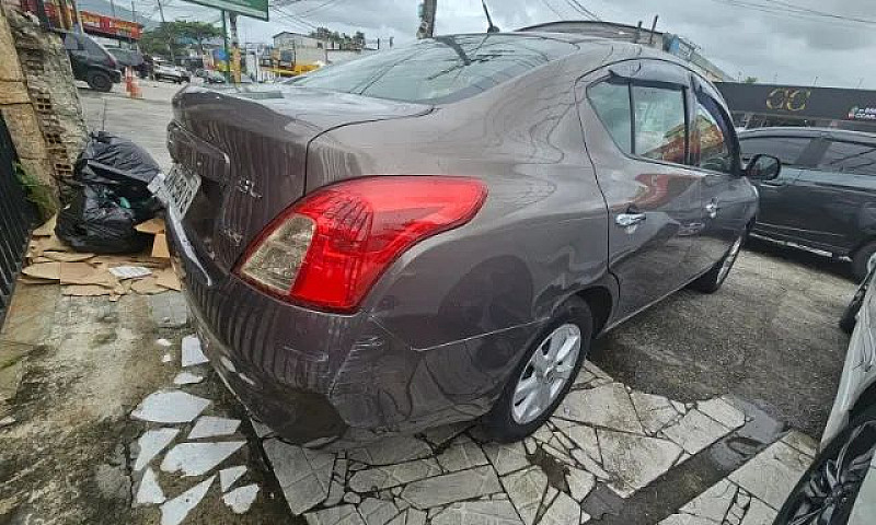 Nissan Versa Sl 1.6 ...